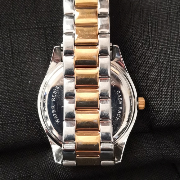 Kenneth Cole Watch - Picture 6 of 8